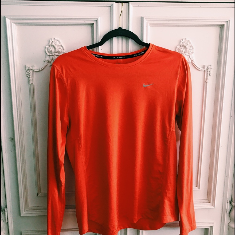 nike t-shirt